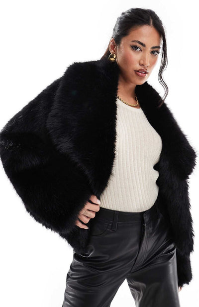 ABRIGO CORTO DE GAMUZA