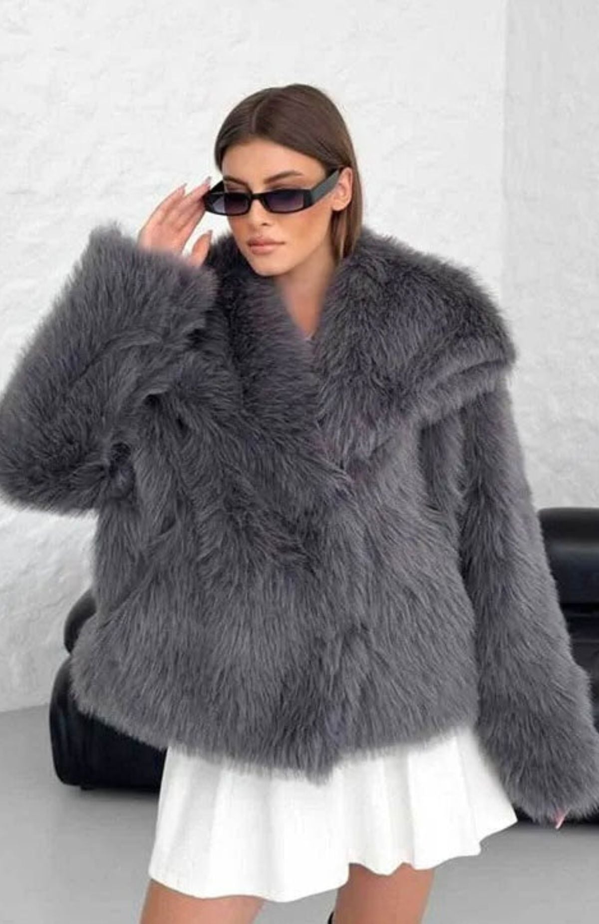 ABRIGO CORTO DE GAMUZA